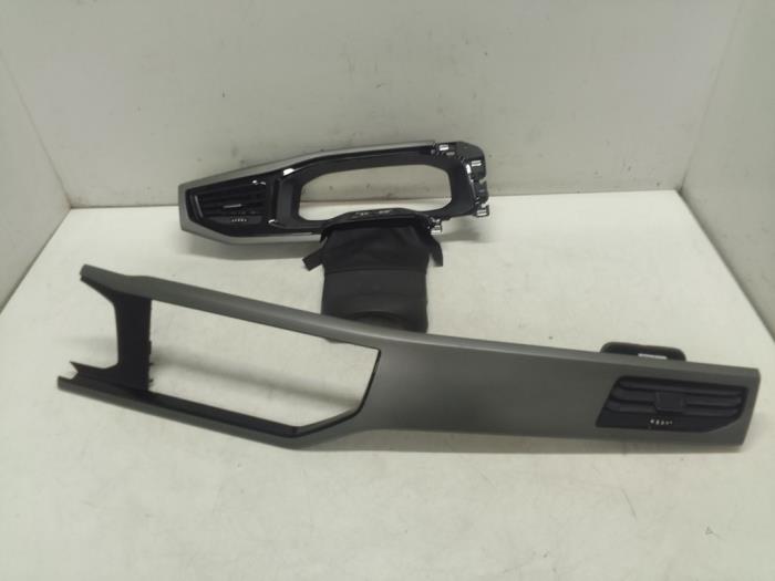 Dashboard Part Volkswagen Polo VI 1 0 TSI 12V 2G0858560B