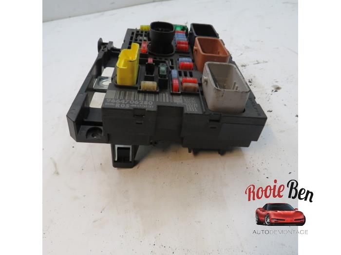 Fuse Box Peugeot 308 1 6 VTI 16V 6500Z1