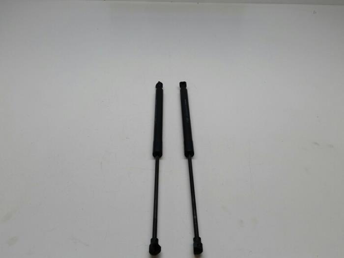 Dacia Sandero Sets Of Tailgate Gas Struts Stock ProxyParts