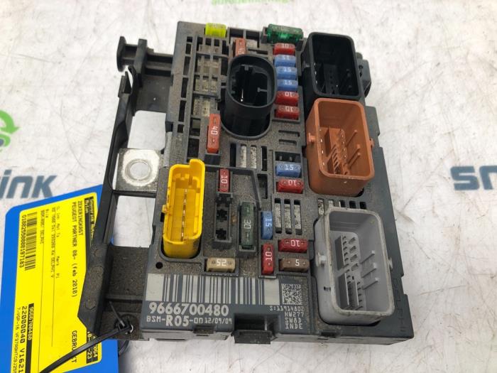 Fuse Box Peugeot Partner 1 6 HDI 75 16V 9666700480 DELPHI