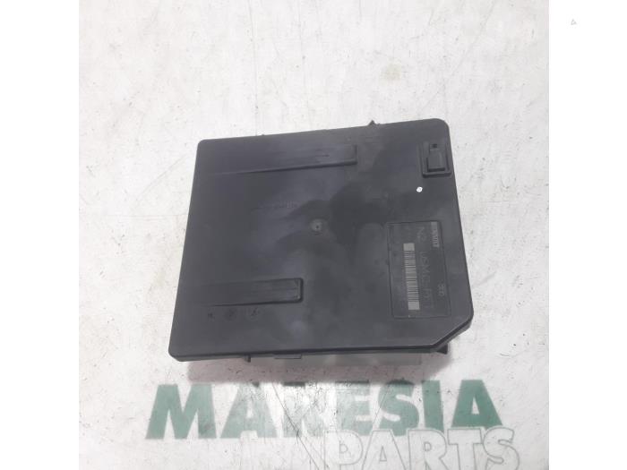 Caja de fusibles Renault Scénic II 1 6 16V 8200481866