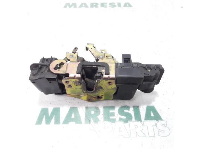 Door Lock Mechanism 2 Door Right Fiat Stilo 1 6 16V 3 Drs 46809512