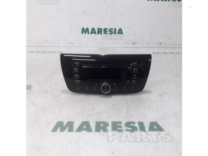 Used Fiat Doblo 263 1 4 16V Radio CD Player 735597845 Maresia