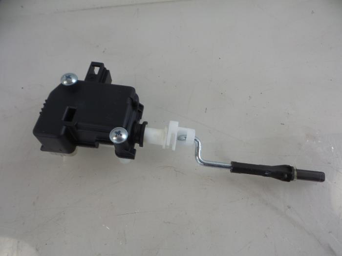 Tank Flap Lock Motor Volkswagen Touran Tdi V T B