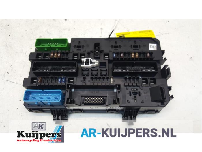 Fuse Box Opel Astra H SW 1 6 16V Twinport 13181278 HELLA