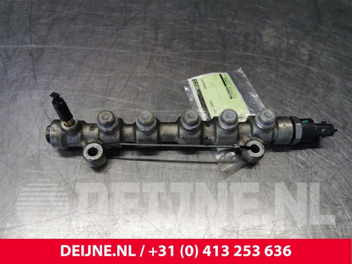 Fuel Injector Nozzle Renault Master Iii Dci V G Ua