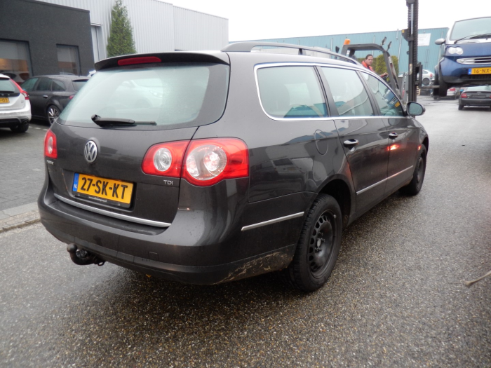 Volkswagen Passat Variant Tdi Veh Culo De Desguace Negro