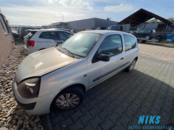 Renault Clio Ii V Pave Gris Niks Autodemontage