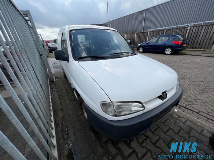 Peugeot Partner 1 9 D Épave 1999 Granit Niks autodemontage