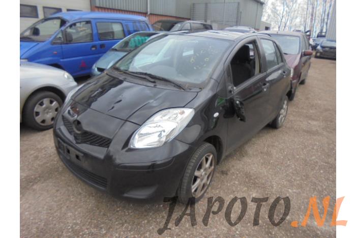 Toyota Yaris Ii V Vvt I Salvage Vehicle Black