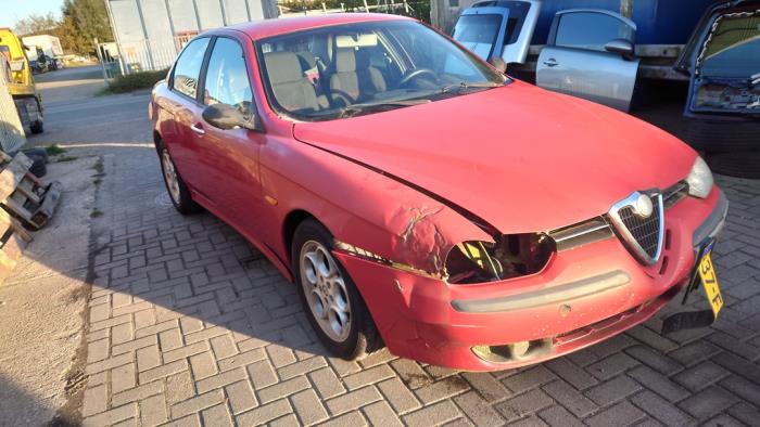 Alfa Romeo 156 1 8 Twin Spark 16V Vehículo de desguace 2000 Rojo