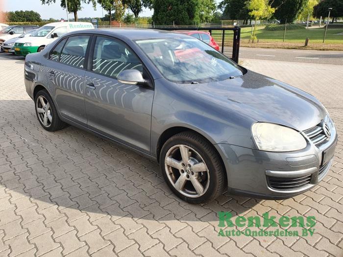 Volkswagen Jetta Iii Fsi V Schrottauto Grau