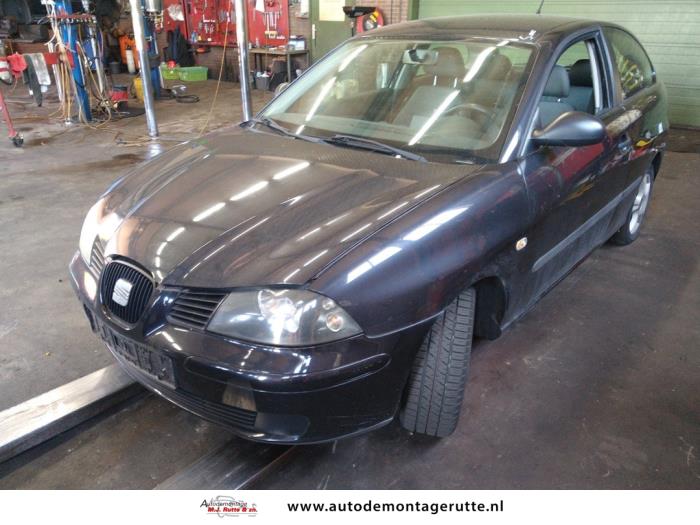 Seat Ibiza III 1 4 16V 75 Épave 2004 Noir