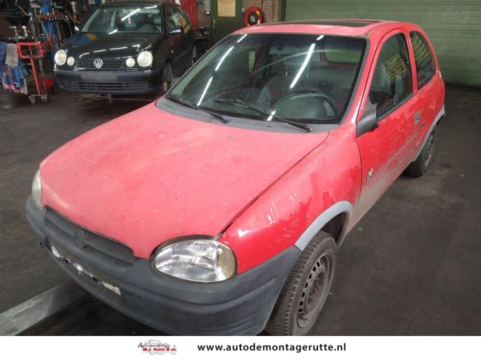 Opel Corsa B I Swing Joy Sport Gls Pave Rouge