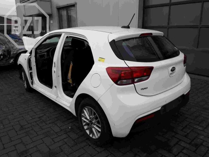 Kia Rio IV 1 2 MPI 16V Salvage Vehicle 2017 White BZJ Bv