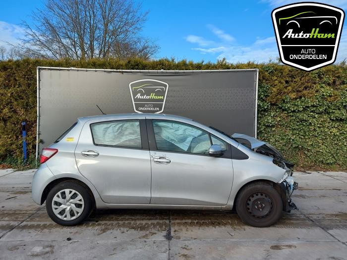 Toyota Yaris Iii V Dual Vvt Ie Salvage Vehicle Gray