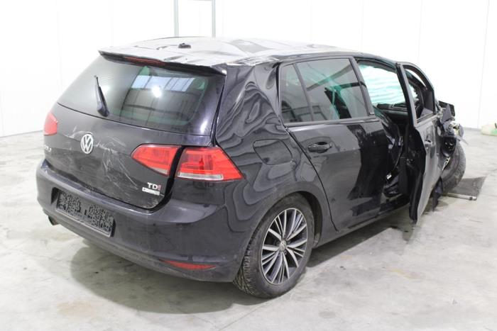 Volkswagen Golf VII 1 6 TDI BlueMotion 16V Épave 2017 Noir