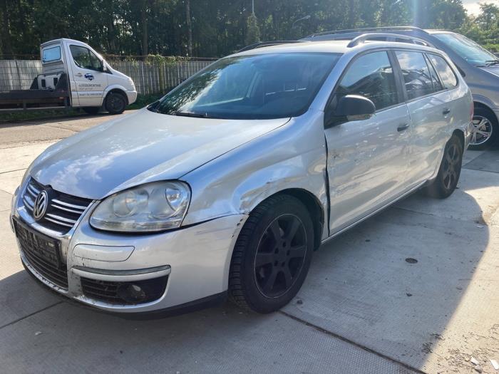 Volkswagen Golf V Variant 1 9 TDI Schrottauto 2008 Silbergrau