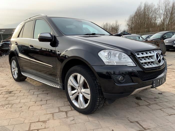 Mercedes Ml Ii Ml Cdi Matic V V Pave Noir