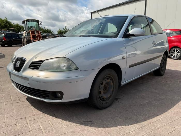 Seat Ibiza III 1 4 16V 75 Vehículo de desguace 2003 Azul