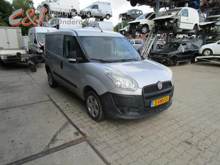 Fiat Doblo Cargo 1 3 MJ 16V DPF Euro 5 Schrottauto 2011 Weiß