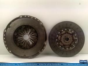 Used Clutch kit (complete) Volvo S60 I (RS/HV) 2.4 D5 20V Price € 74,95 Margin scheme offered by Auto Rima Druten