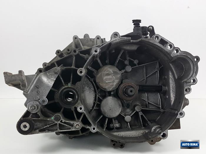 Gearbox Volvo C70 2.0 D3 20V - 9482377 D5204T5 9482377