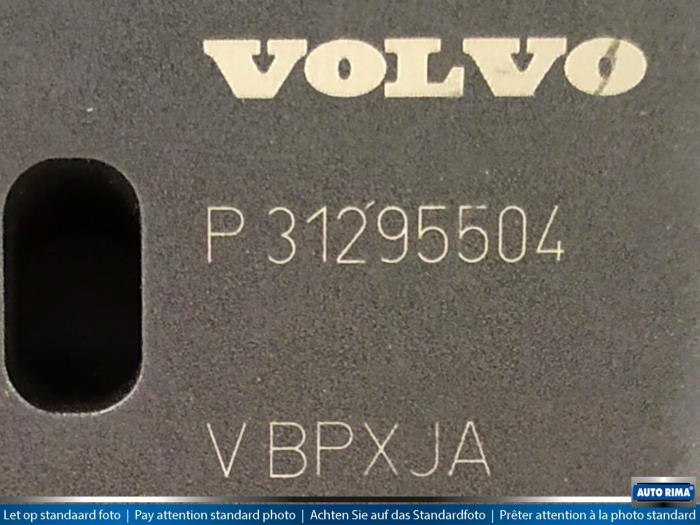 Brake assist sensor from a Volvo XC60 I (DZ) 2.4 D5 20V 2012