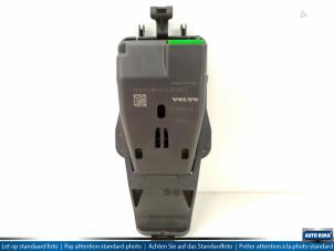 Usados Sensor asistente de frenado Volvo XC60 I (DZ) 2.0 D3 16V Precio € 34,95 Norma de margen ofrecido por Auto Rima Druten