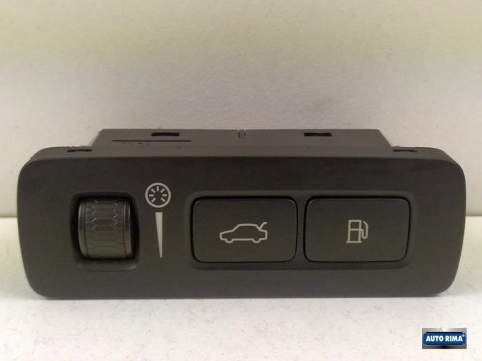 Interruptor tapa de depósito de un Volvo XC90 2016
