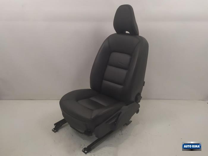 Seat, left from a Volvo XC70 2011