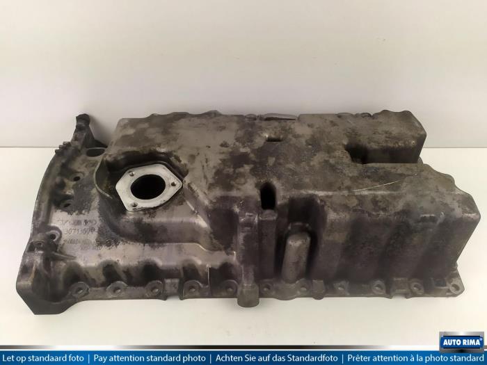 Sump from a Volvo XC70 (SZ) XC70 2.4 D5 20V 2006