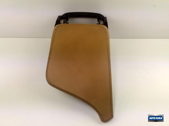 Gebrauchte Armlehne Volvo XC90 Preis € 49,95 Margenregelung angeboten von Auto Rima Druten