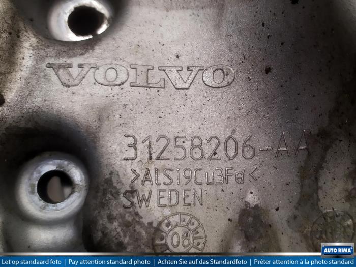 Bandeja de cárter de un Volvo V70 (BW) 2.4 D 20V 2010
