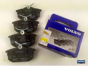 Używane Klocek hamulcowy tyl Volvo V40 Cena € 34,95 Procedura marży oferowane przez Auto Rima Druten