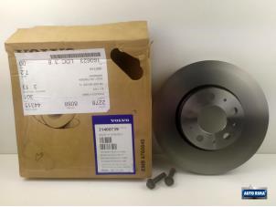 Used Front brake disc Volvo V70 Price € 49,95 Margin scheme offered by Auto Rima Druten