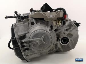 Używane Skrzynia biegów Volvo V60 I (FW/GW) 2.4 D6 20V Plug-in Hybrid AWD Cena € 749,95 Procedura marży oferowane przez Auto Rima Druten
