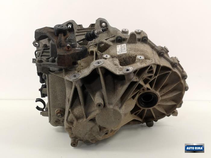 Gearbox from a Volvo V60 I (FW/GW) 2.0 D4 16V 2015
