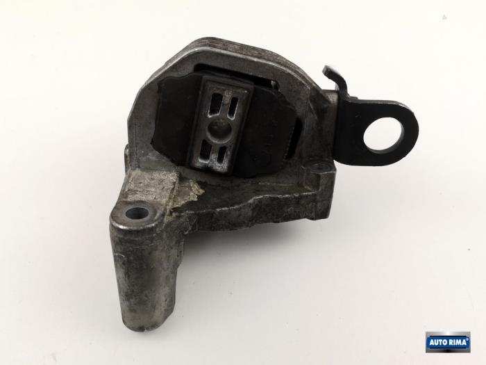 Used Engine mount Volvo V70 Price € 24,95 Margin scheme offered by Auto Rima Druten