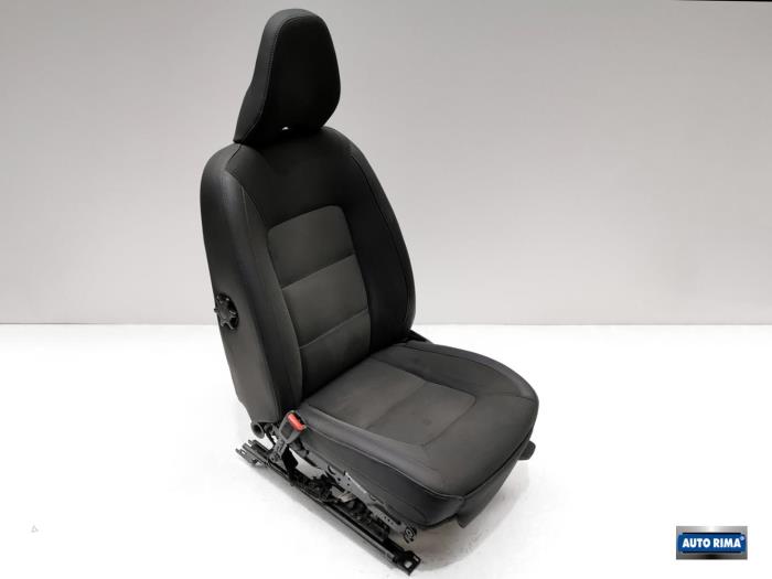Seat, left from a Volvo XC70 2015