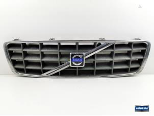 Używane Grill Volvo XC70 (SZ) XC70 2.4 T 20V Cena € 49,95 Procedura marży oferowane przez Auto Rima Druten