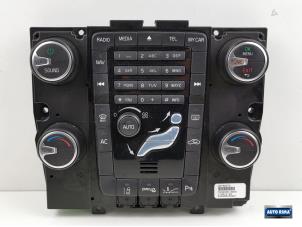 Usagé Panneau de commandes chauffage Volvo XC60 I (DZ) 2.0 T5 16V Prix € 39,95 Règlement à la marge proposé par Auto Rima Druten