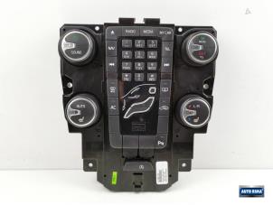 Usados Panel de control de calefacción Volvo V40 (MV) 1.6 T2 GTDi 16V Precio € 64,95 Norma de margen ofrecido por Auto Rima Druten