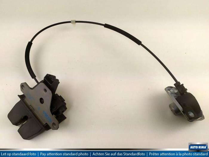 Tailgate lock mechanism Volvo S40 2.4 20V 31335051