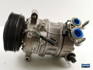 Used Air conditioning pump Volvo V40 (MV) 2.0 T2 16V Price € 124,95 Margin scheme offered by Auto Rima Druten
