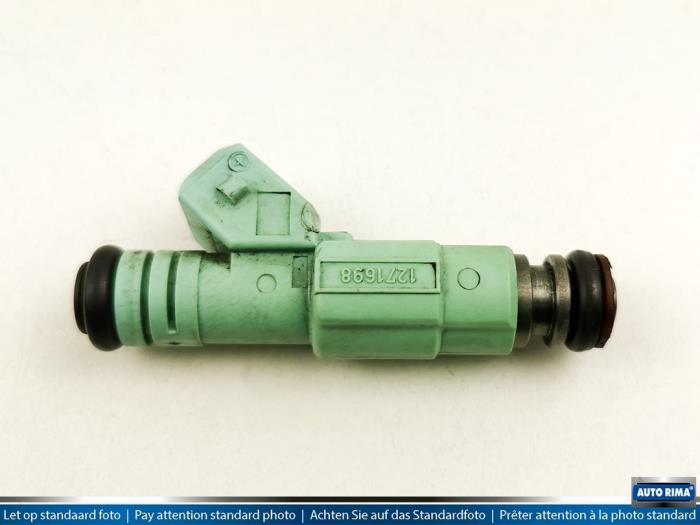 Injektor (Benzineinspritzung) van een Volvo 960 I Estate 2.5i 24V 1995