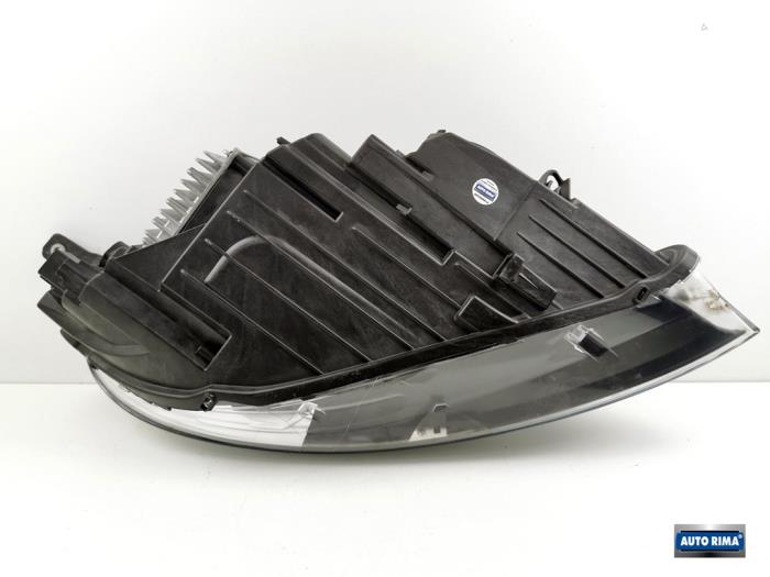 Headlight, left Volvo V40 1.5 T2 16V Geartronic - 32228483 VOLVO