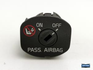 Used Airbag switch Volvo S60 II (FS) 2.0 D3 20V Price € 19,95 Margin scheme offered by Auto Rima Druten