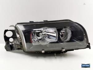 Used Headlight, right Volvo S80 (TR/TS) 2.5 T Turbo 20V Price € 299,95 Margin scheme offered by Auto Rima Druten