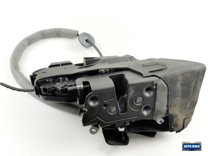 Volvo XC60 Front door lock mechanisms 4door, right stock